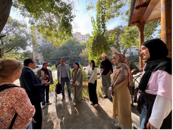 Besuch junger deutscher Forscher in Usbekistan – Treffen mit Vertretern der Mahalla „Jangoh“